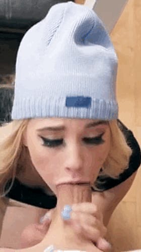 Blowjob Babe Gets Her Mouth Filled'